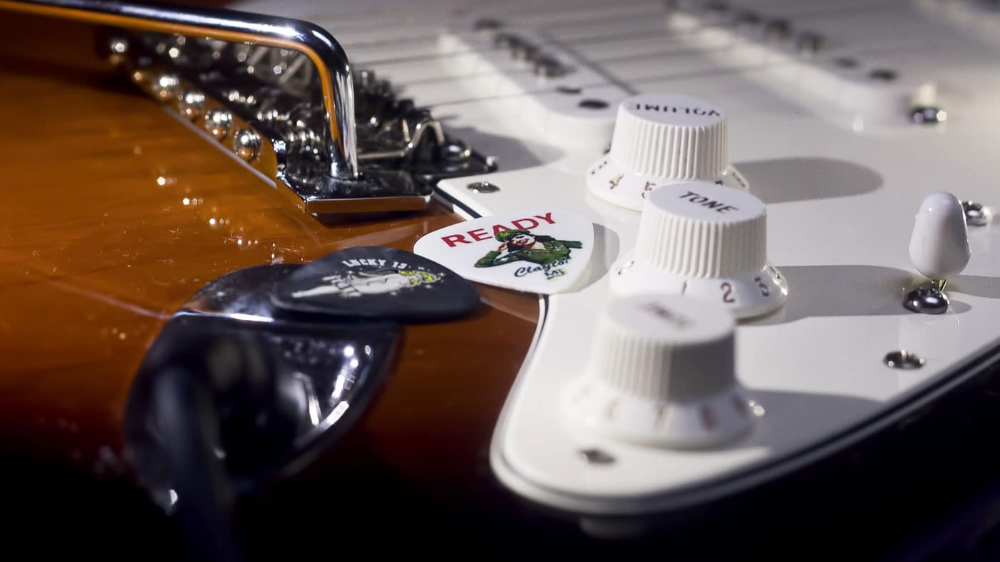 Tutorial sobre cómo fabricar tus púas de guitarra personalizadas paso a paso y desde casa